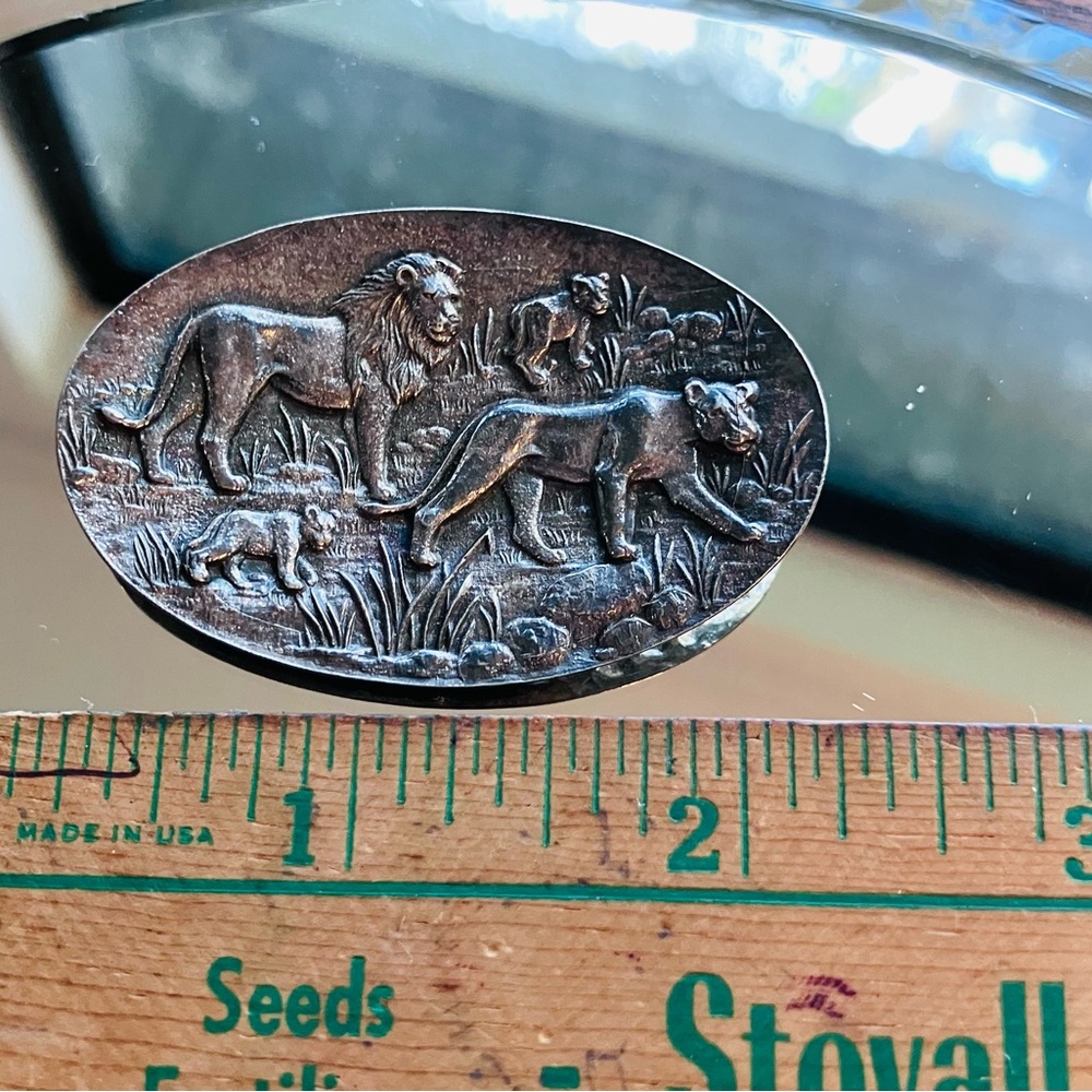 Velia Candida by Joe Calafato South African Lion Brooch - Picture 5 of 8